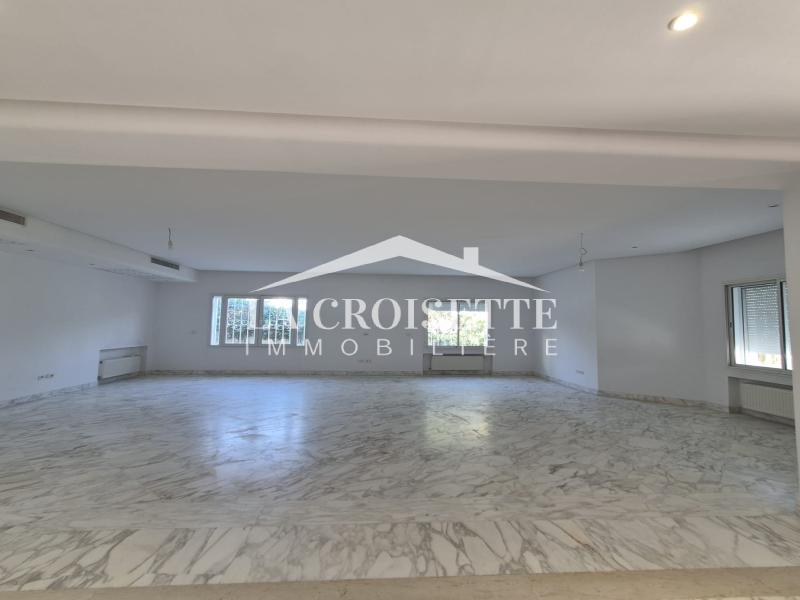 Villa S+4 avec piscine à Gammarth